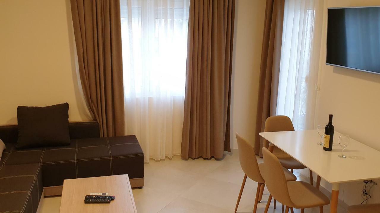 Apartments Tomic Бечичи Экстерьер фото
