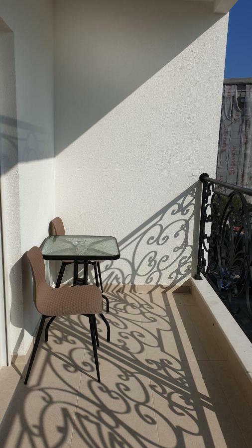 Apartments Tomic Бечичи Экстерьер фото